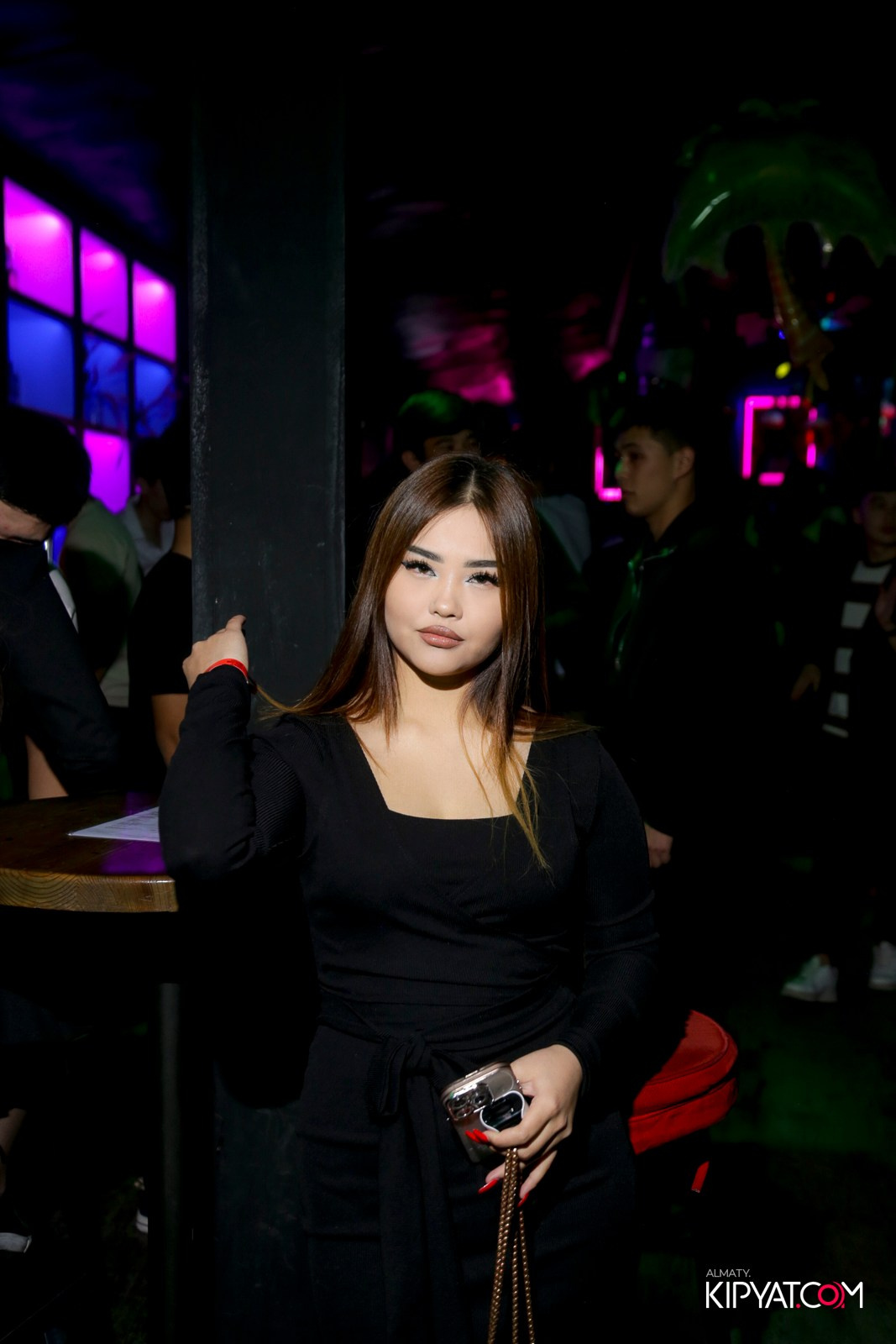 UYAT EMES BAR. КИПЯТКОМ АЛМАТЫ!