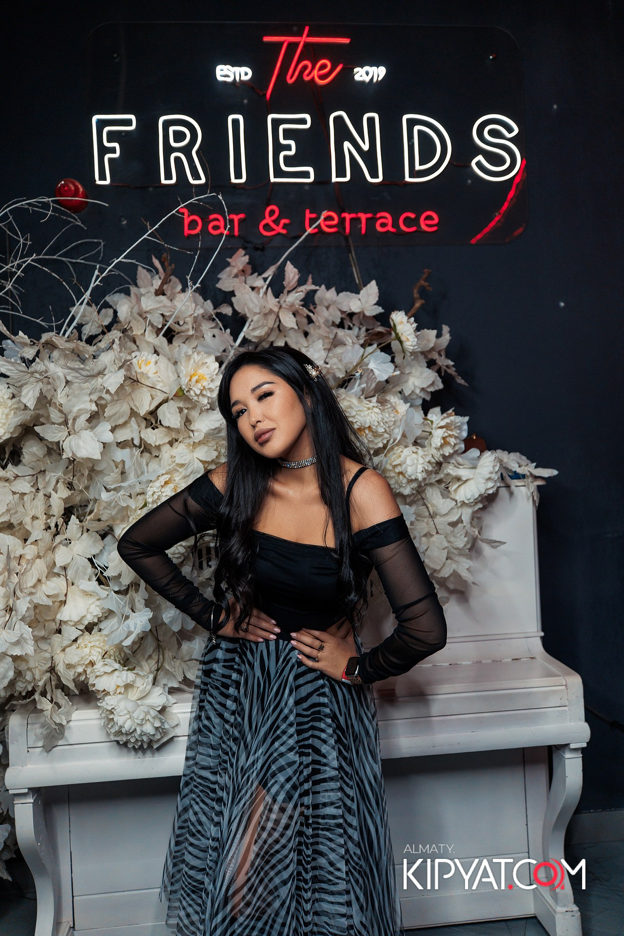 FRIENDS BAR & TERRACE. КИПЯТКОМ АЛМАТЫ!