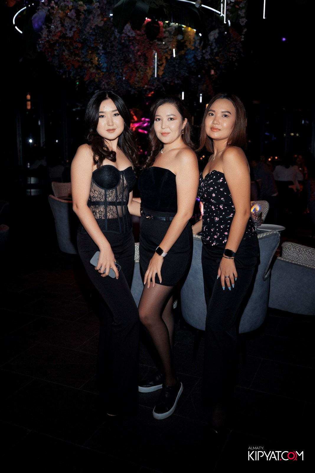 FRIENDS BAR & TERRACE. КИПЯТКОМ АЛМАТЫ!