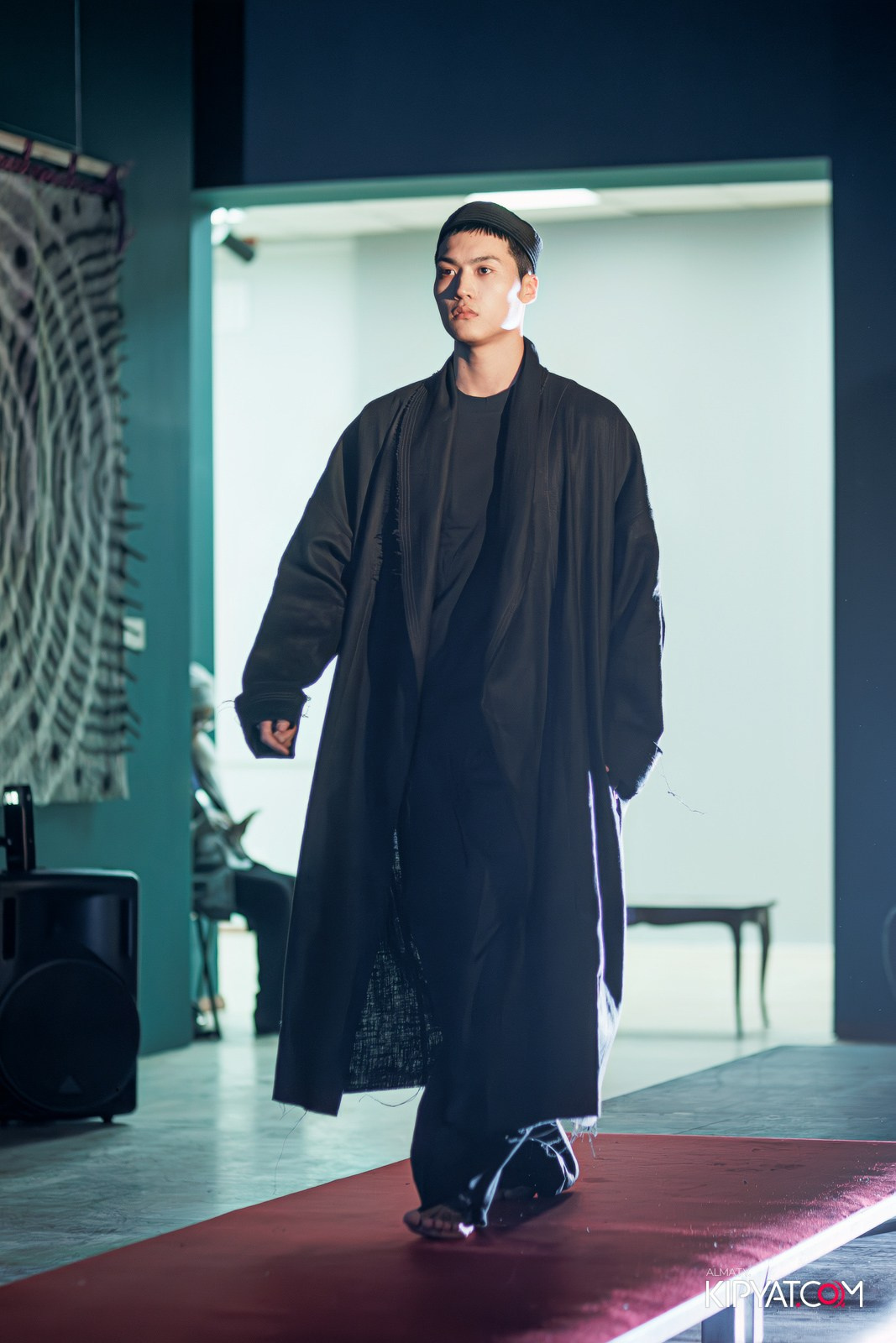 FASHION ПОКАЗ, КАЗАХСКОЙ НАЦИОНАЛЬНОЙ ОДЕЖДЫ. КИПЯТКОМ АЛМАТЫ!
