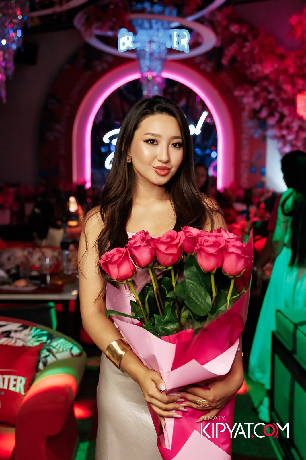 ЗАЯ, НА БИС. КИПЯТКОМ АЛМАТЫ!