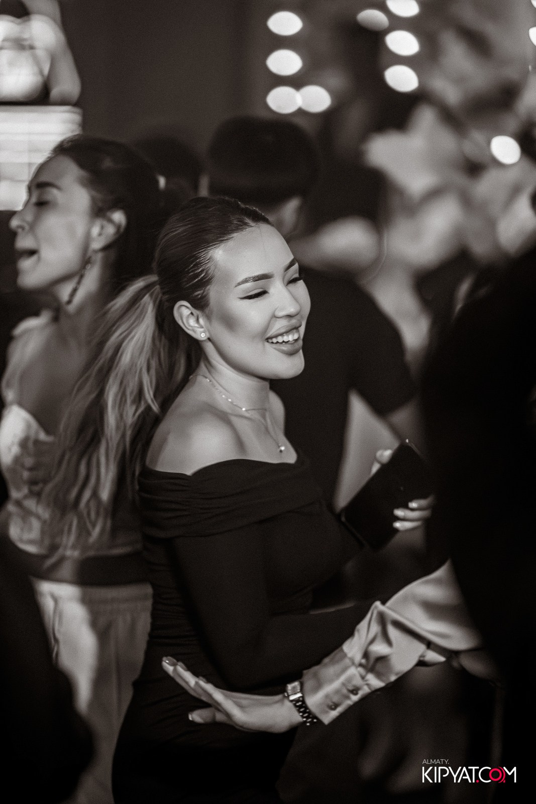 FITNESS ЁЛКА в ночном клубе SANTA BARBARA. КИПЯТКОМ АЛМАТЫ!