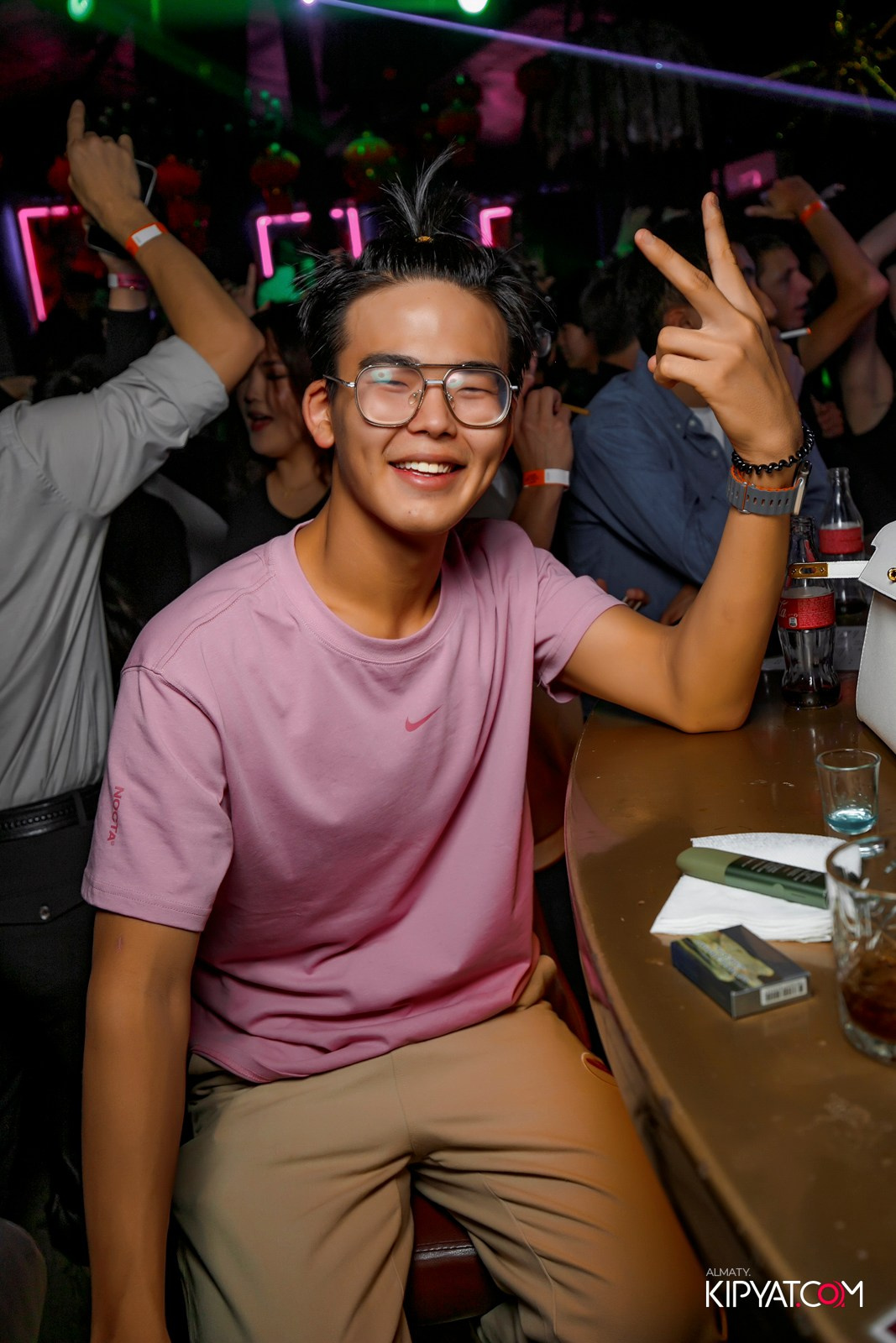 UYAT EMES BAR. КИПЯТКОМ АЛМАТЫ!