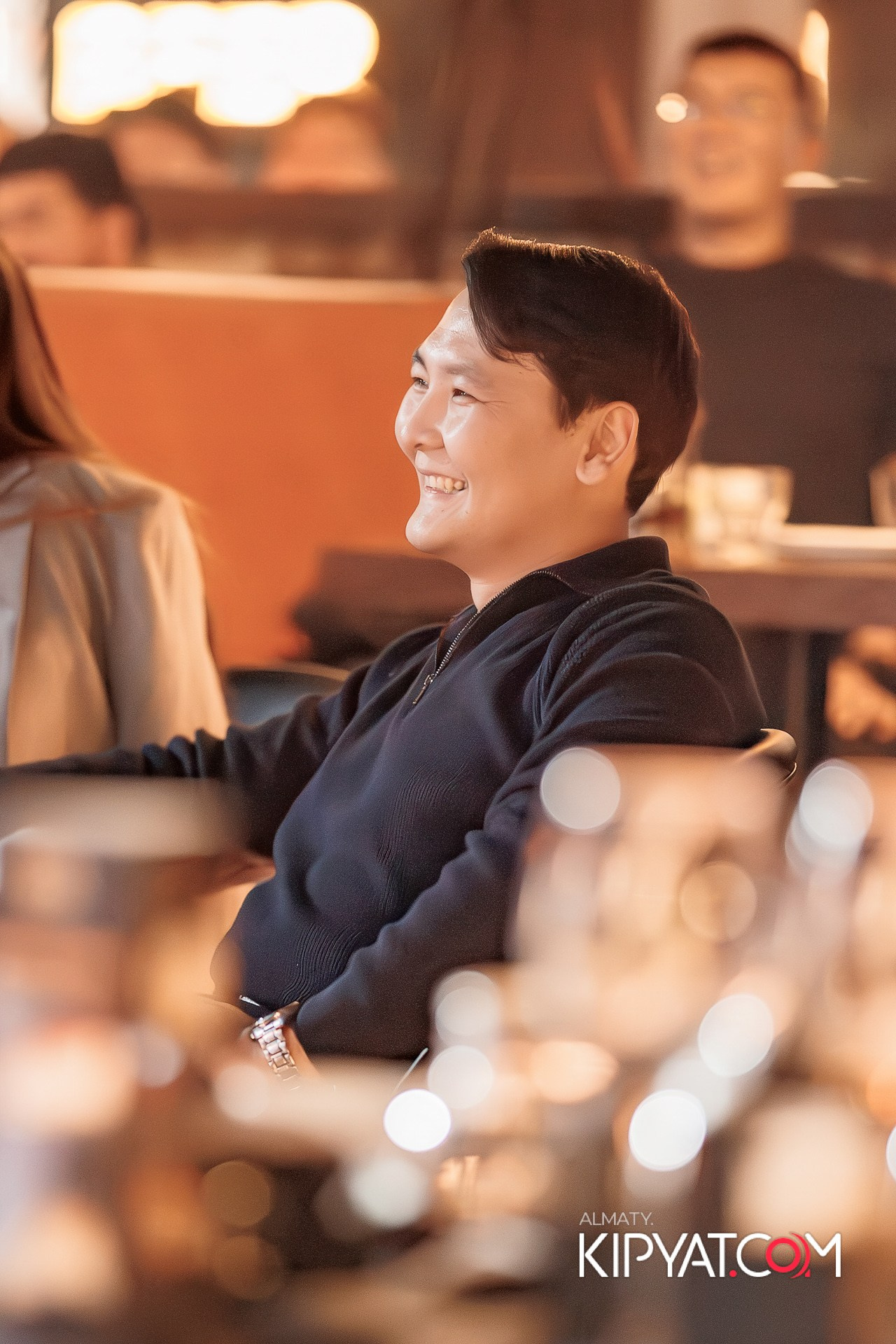 СОЛЬНЫЙ СТЕНДАП КОНЦЕРТ АЛЕКСАНДРА МЕРКУЛЬ. КИПЯТКОМ АЛМАТЫ!