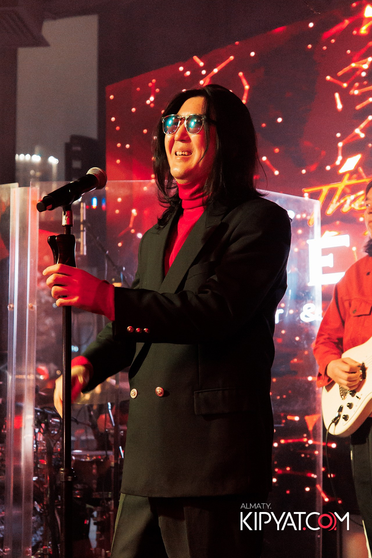 FRIENDS TERRACE & BAR. КИПЯТКОМ АЛМАТЫ!