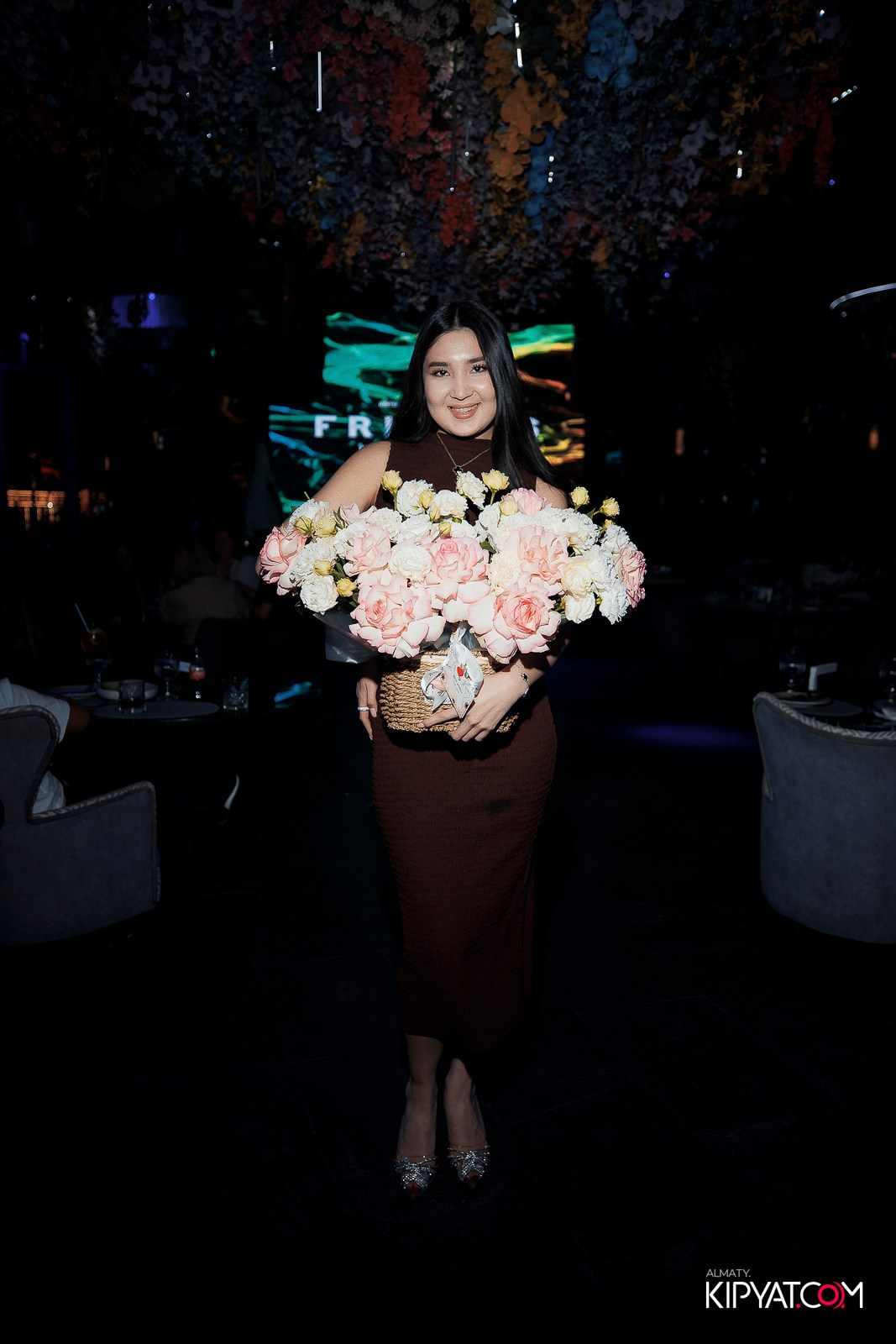 FRIENDS BAR & TERRACE. КИПЯТКОМ АЛМАТЫ!