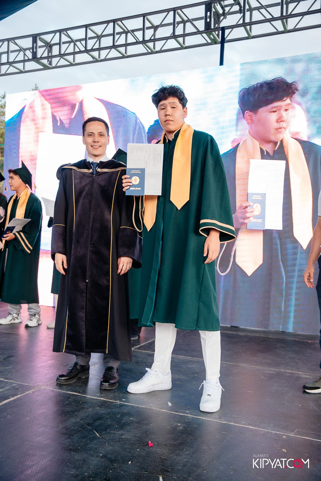 ВРУЧЕНИЕ ДИПЛОМОВ — НАРХОЗ КОЛЛЕДЖ. Part 4. КИПЯТКОМ АЛМАТЫ!