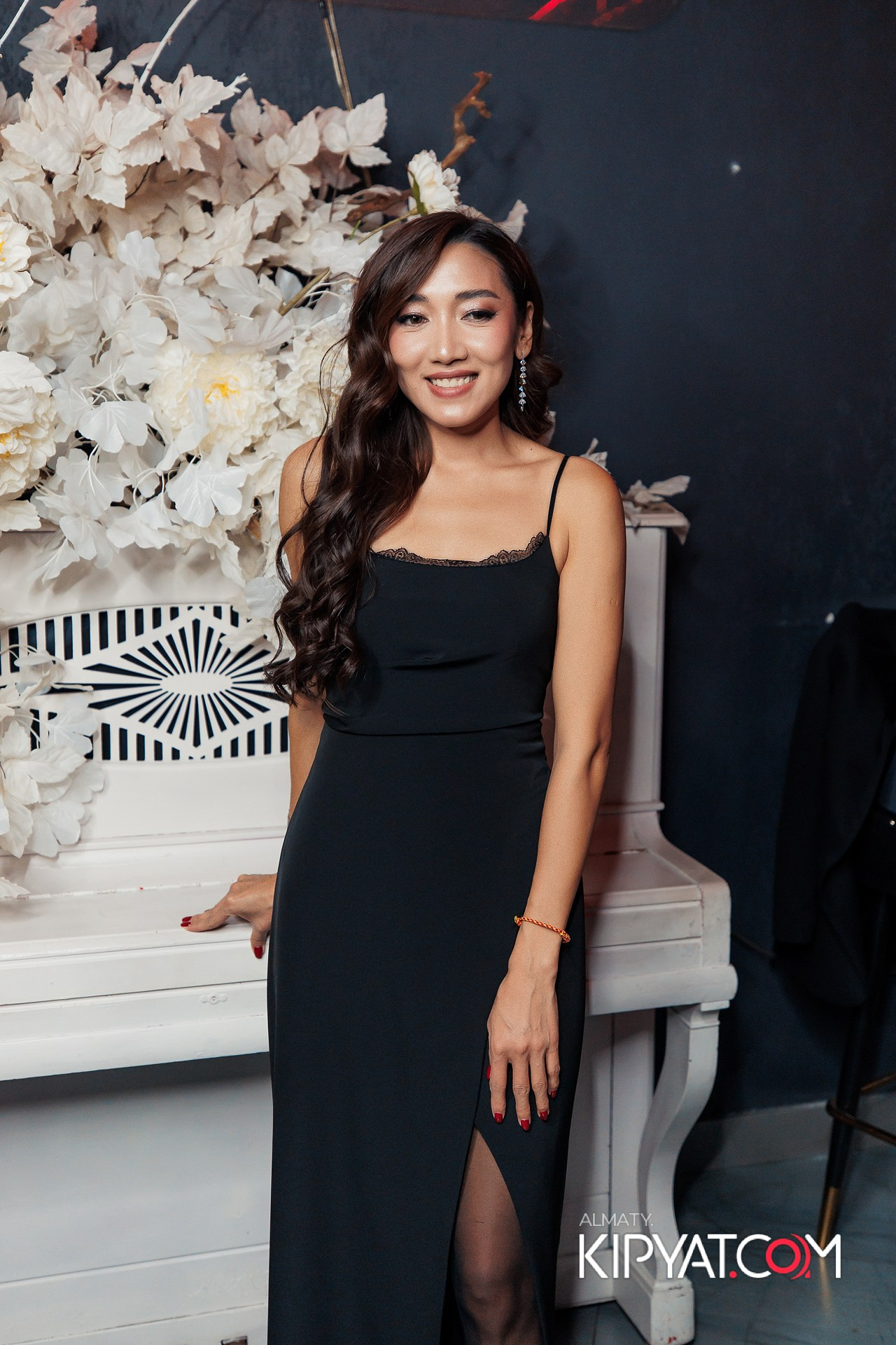 FRIENDS BAR & TERRACE. КИПЯТКОМ АЛМАТЫ!