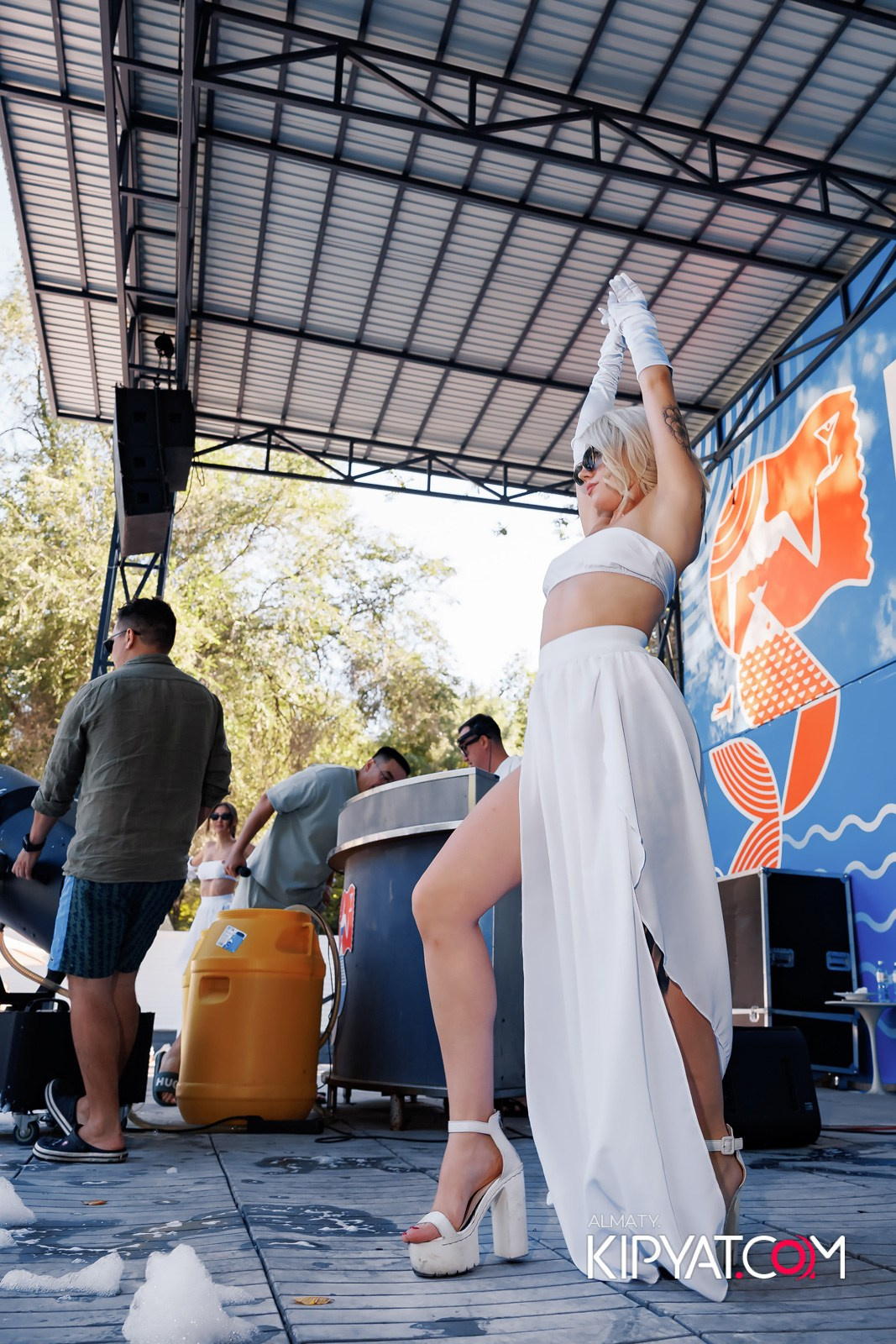 ПЕННАЯ ВЕЧЕРИНКА/ДЫМОВОЕ ШОУ/БАССЕЙН DELIGHT POOL. КИПЯТКОМ АЛМАТЫ!