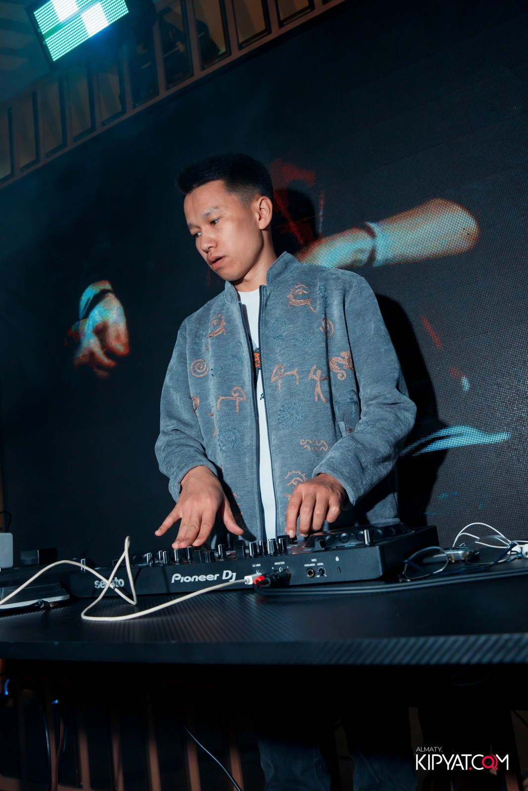 УХО И МЕДВЕДЬ НА КУРМАНГАЗЫ. КИПЯТКОМ АЛМАТЫ! Фотосъемка мероприятий в Алматы