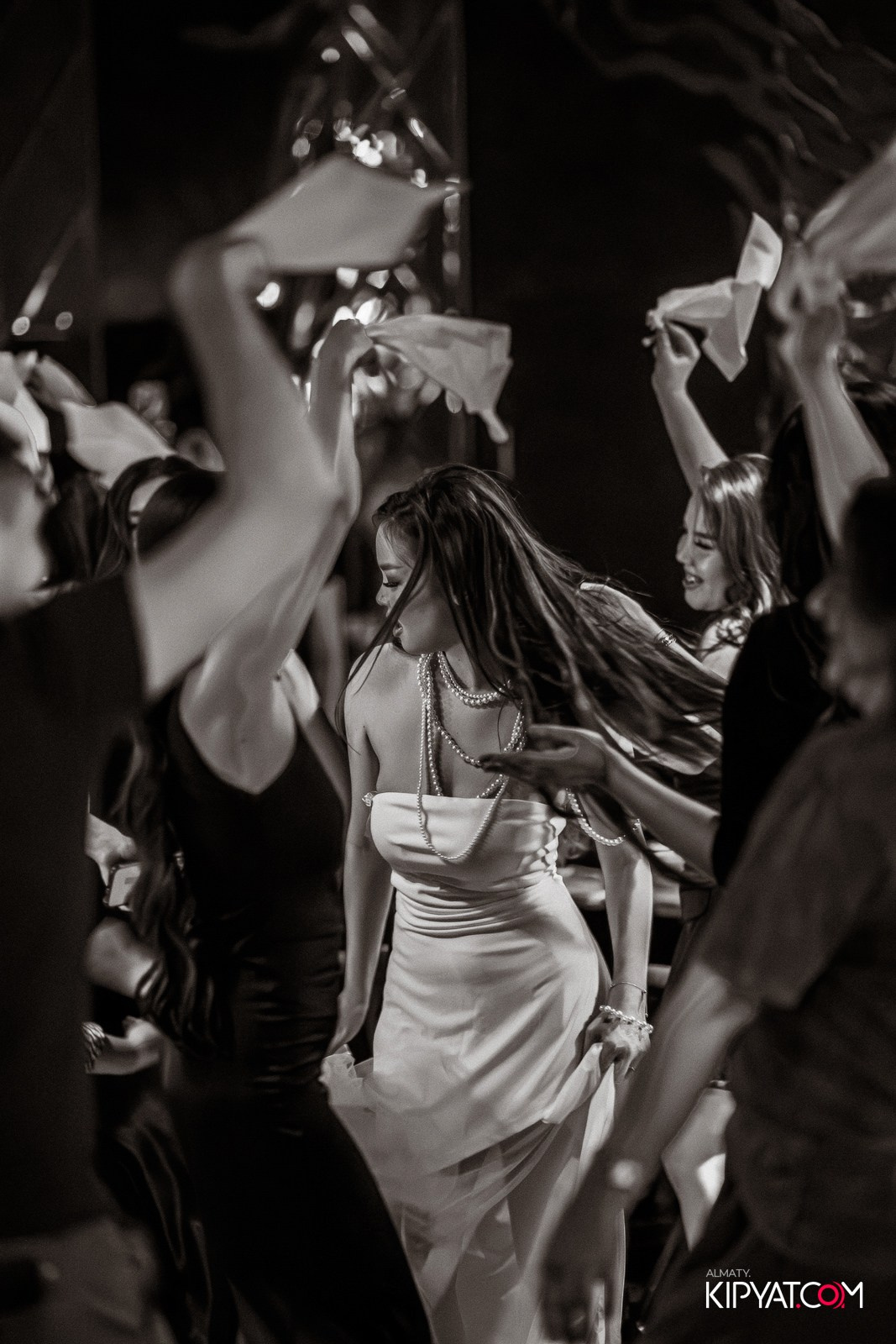 MOOD KARAOKE & TERRACE. КИПЯТКОМ АЛМАТЫ!