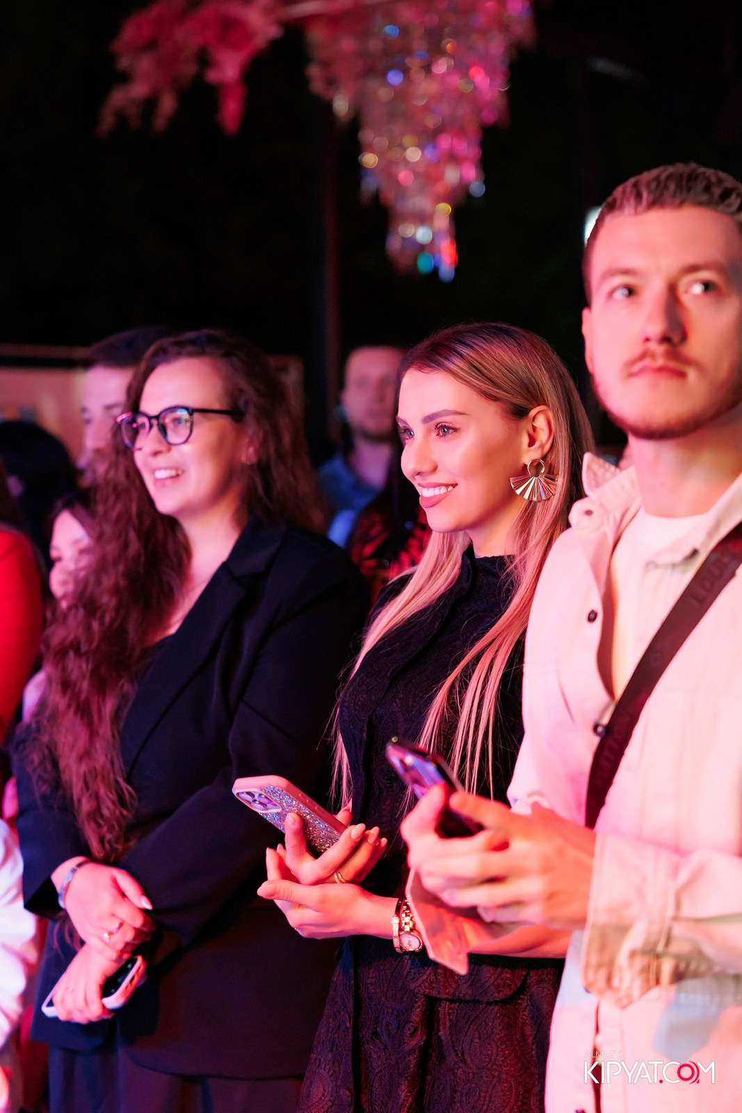 НОДАР РЕВИЯ В «ЗАЯ, НА БИС». КИПЯТКОМ АЛМАТЫ!