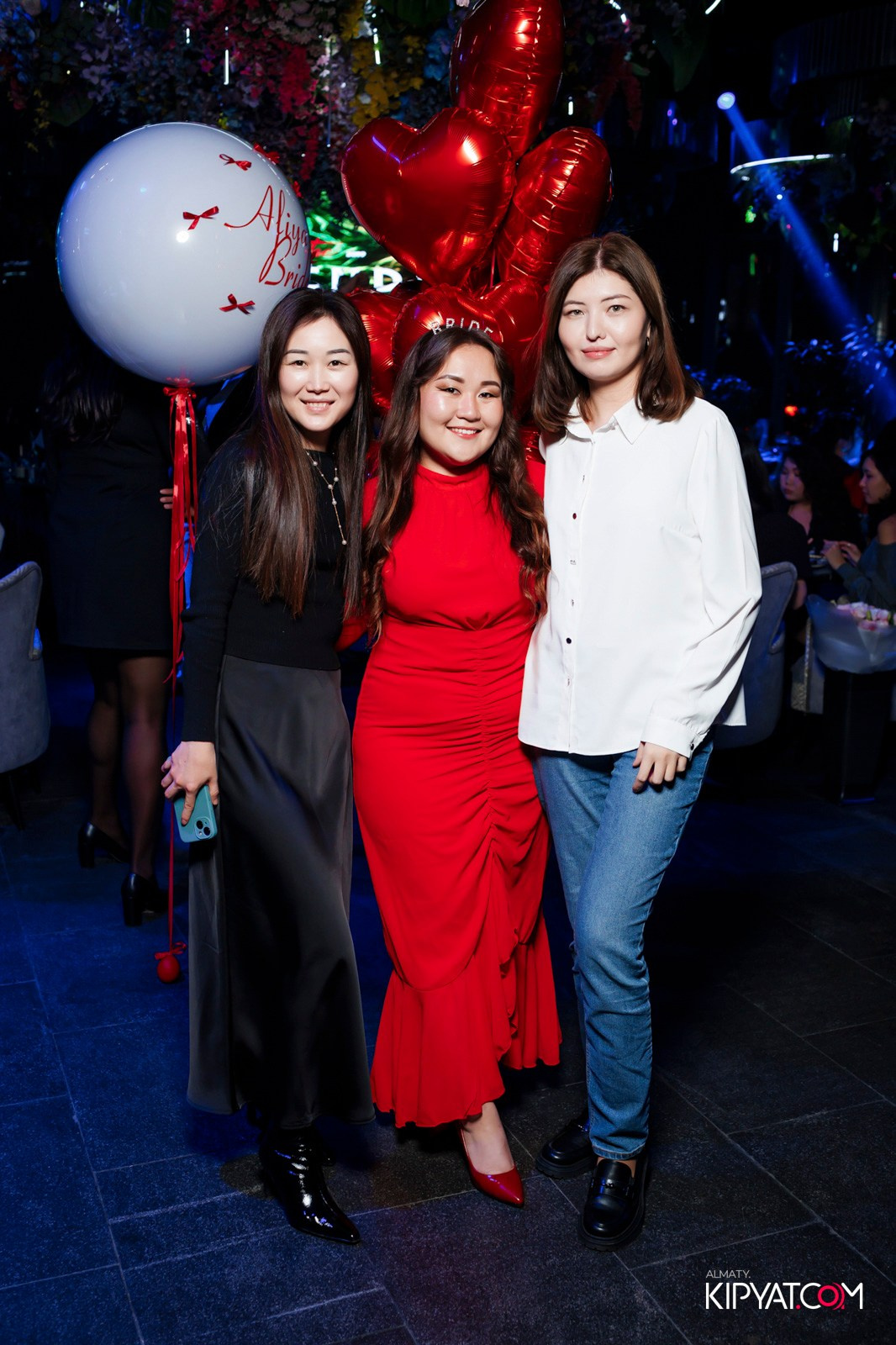 FRIENDS BAR & TERRACE. КИПЯТКОМ АЛМАТЫ!