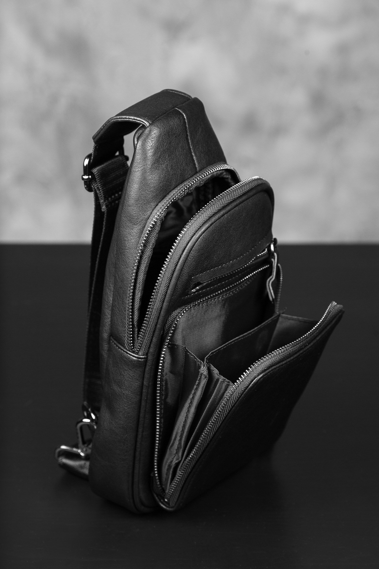 Сумки мужские. Фотосъёмка для бизнеса — предметное фото, репортаж с мероприятий, портреты людей, съёмка интерьера и экстерьера