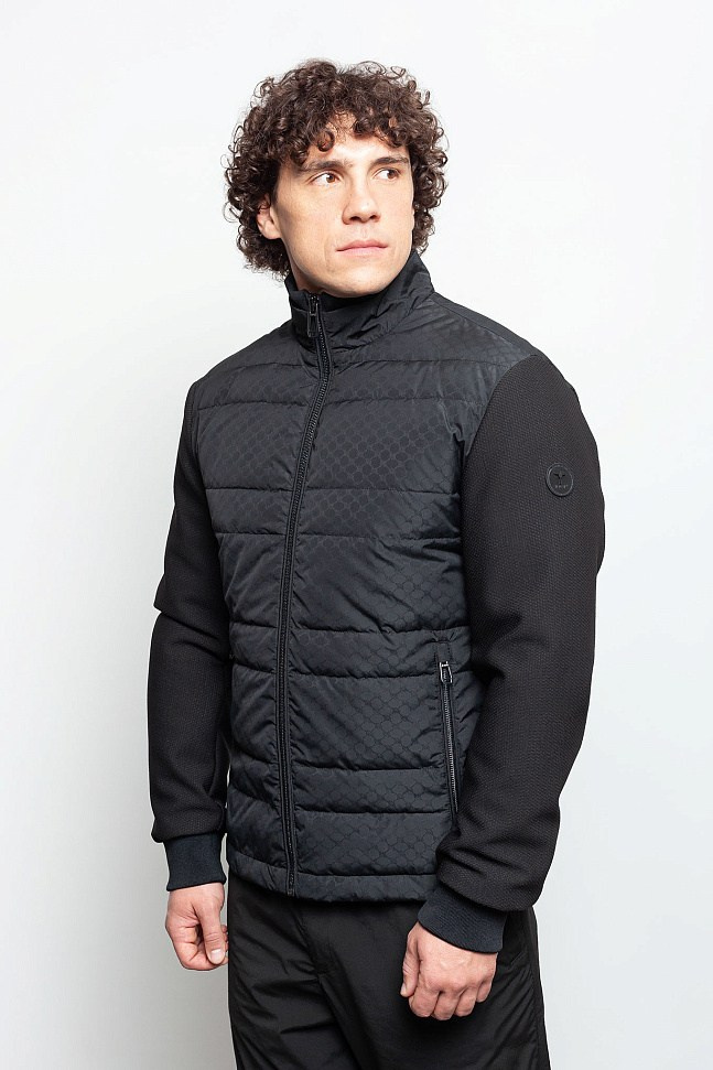 Максим, 181 см, 48-50 р-р. KED Production — продакшн из СПб. Создаём фото, видео и контент, который помогает брендам и селлерам продавать больше