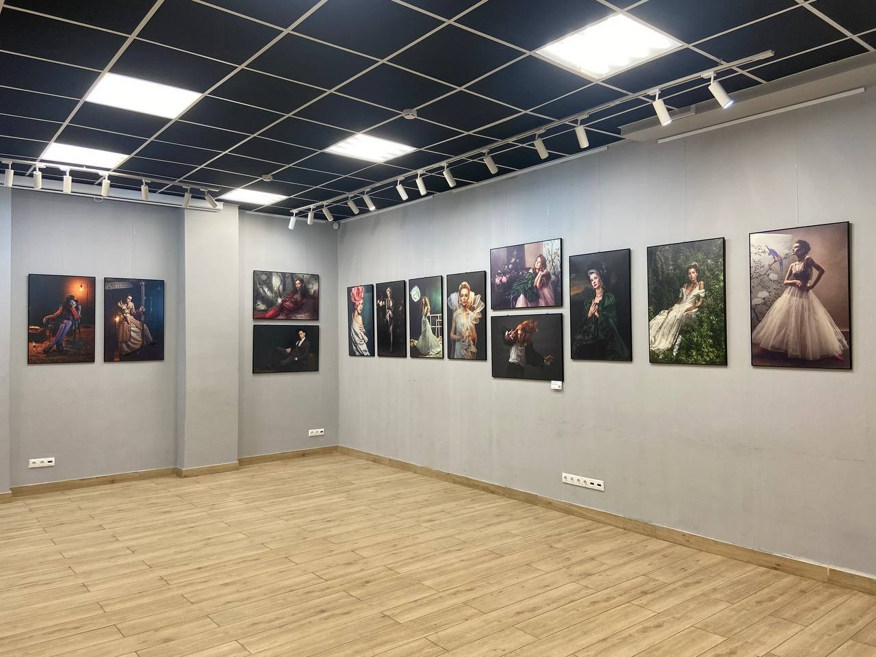 ПРО АНТУРАЖ 5 этапов. Репортажный, архитектурный, театральный и файн-арт фотограф Лена Мельникова в Москве