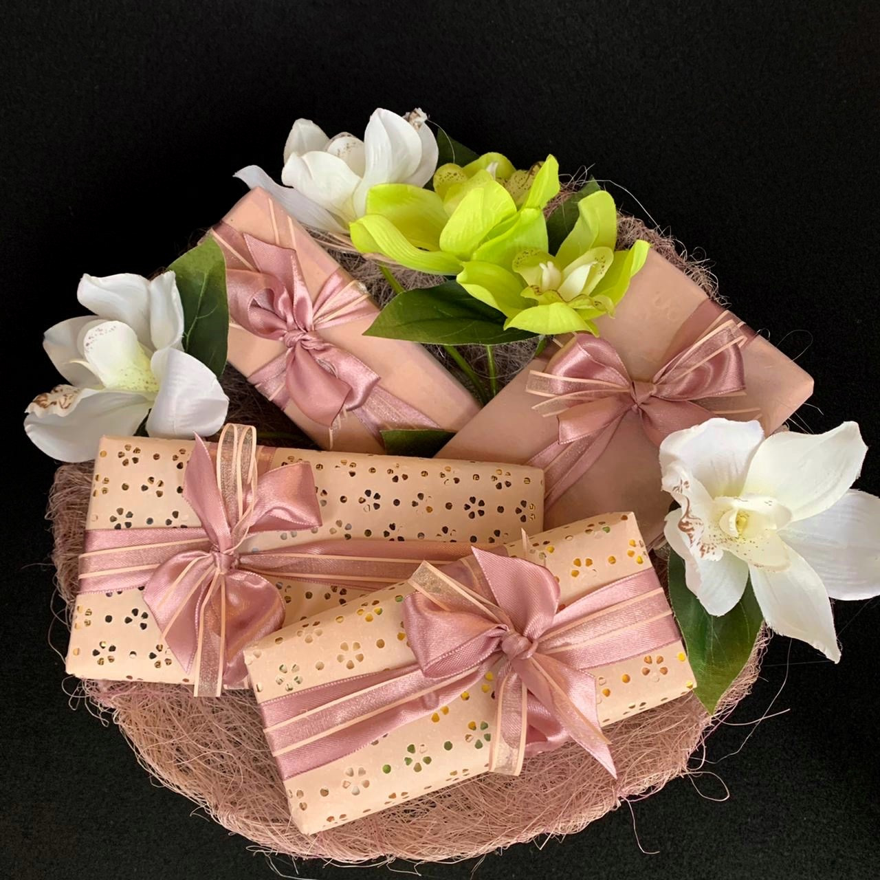 Букет «Игра фактур». Студия подарочных наборов «Владия»