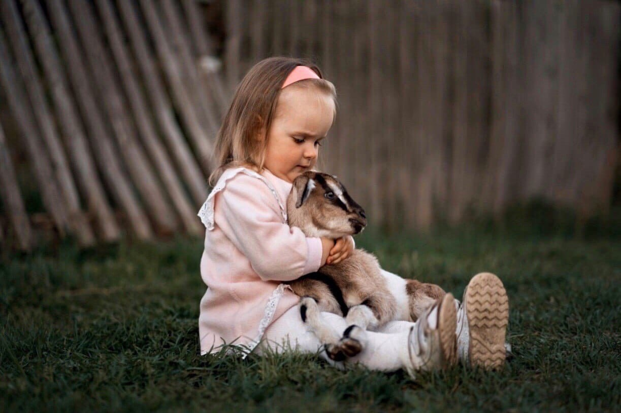 МУЗЫКА. Фотограф для маркетплейсов Михаил Бове