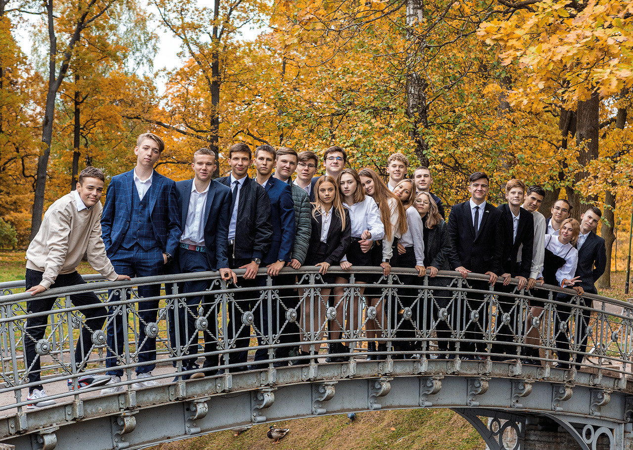 Выпускникам старших классов альбомы. Выпускные альбомы. Школьный и детский фотограф в Гатчине