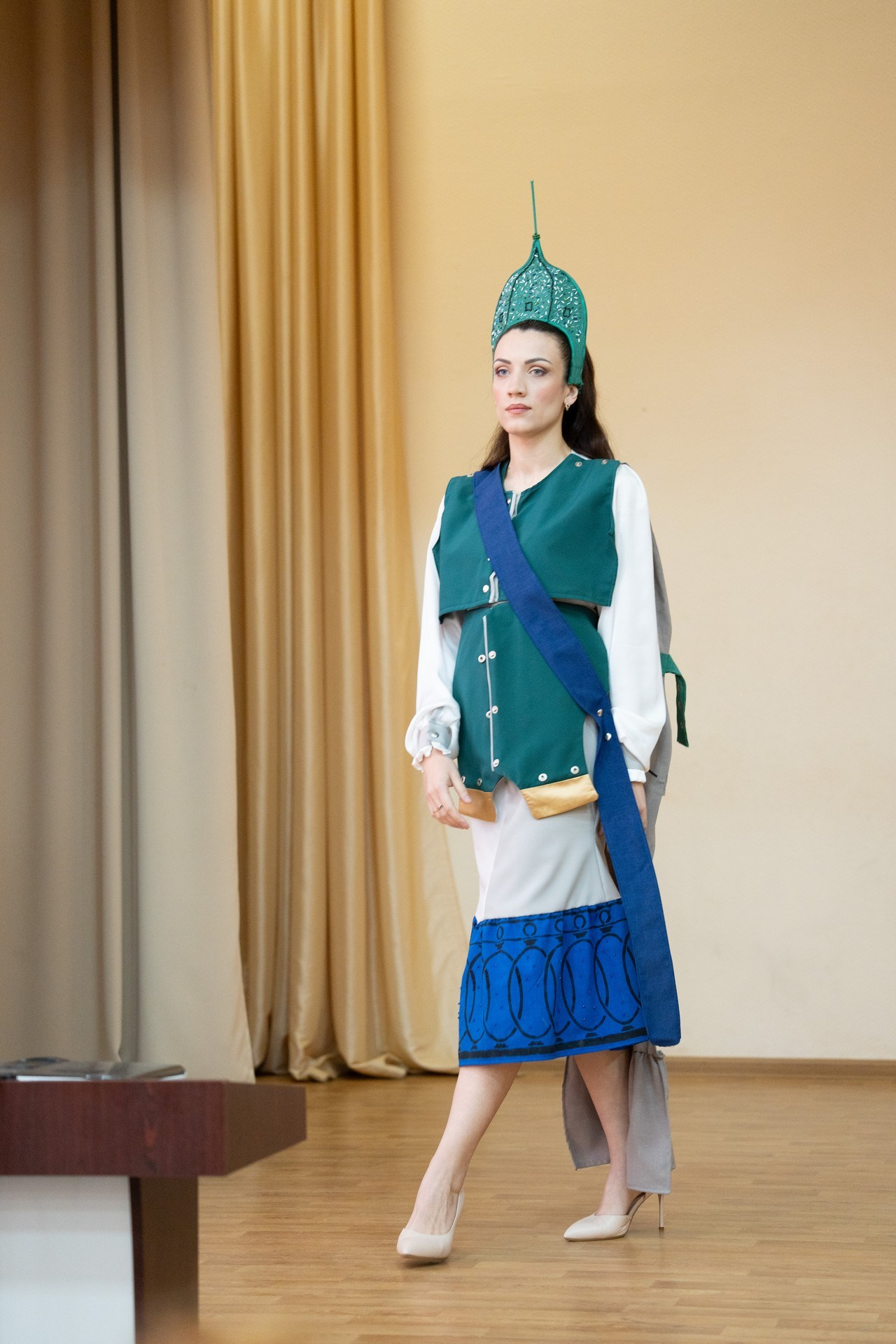 Царскосельский кутюрье. Репортажная съёмка в Санкт-Петербурге, Константин Петров