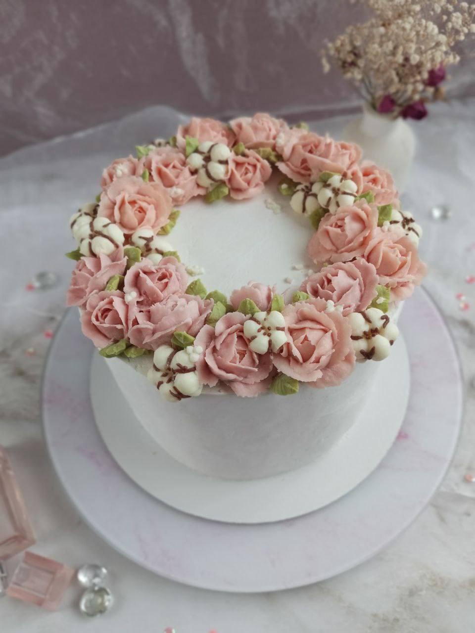 Работы учениц. Аникина Юлия / Кремовая флористика в корейской технике