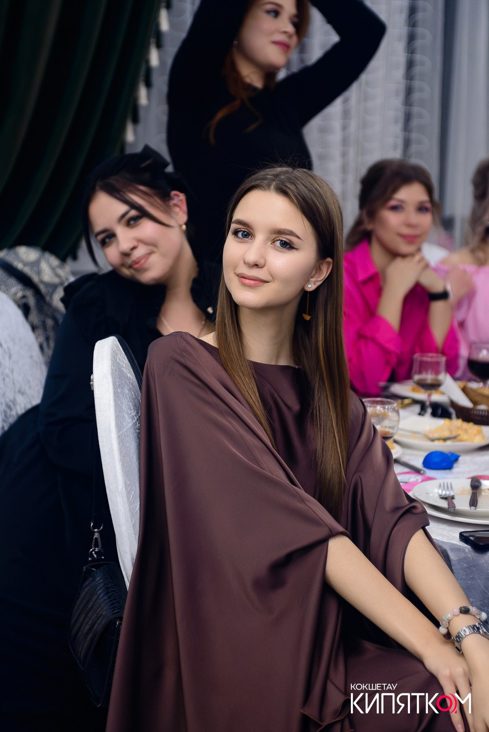 БОЛЬШОЙ ДЕВИЧНИК 5. КИПЯТКОМ КОКШЕТАУ