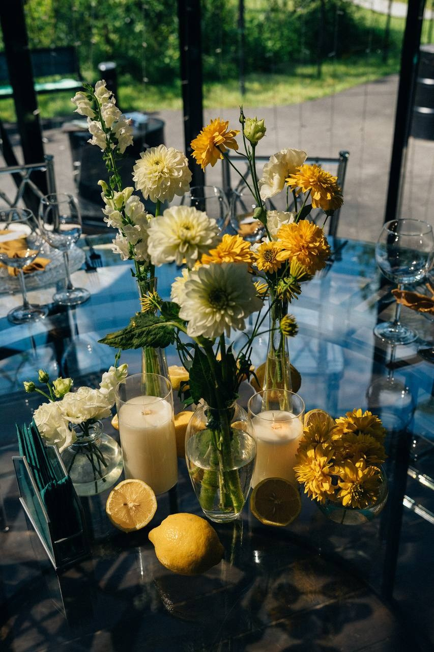 Яркий декор с использованием фруктов и овощей. Подрядчики и друзья сети свадебных площадок House for wedding