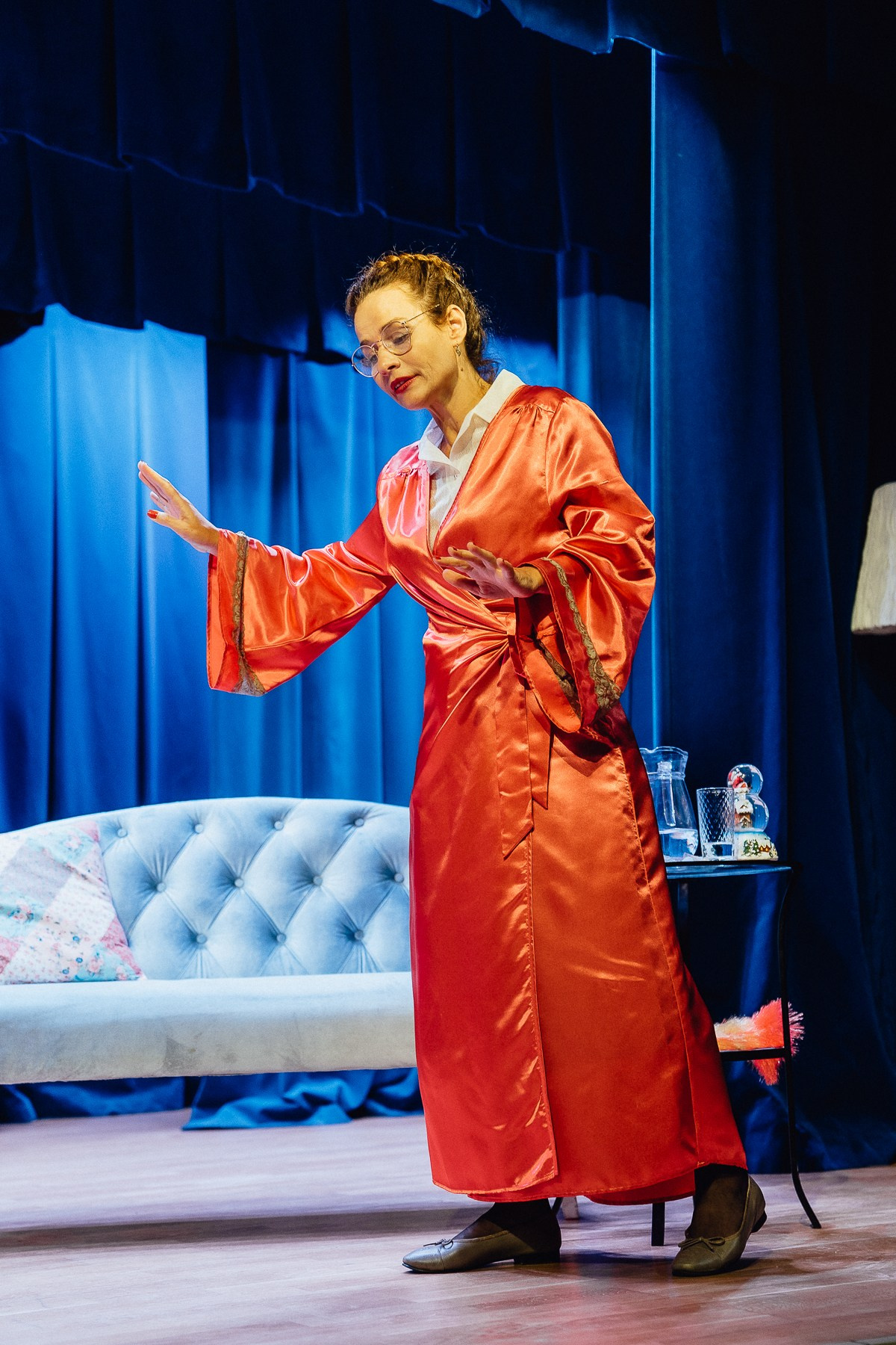 Театр Дом 8 Любящих женщин. Главная