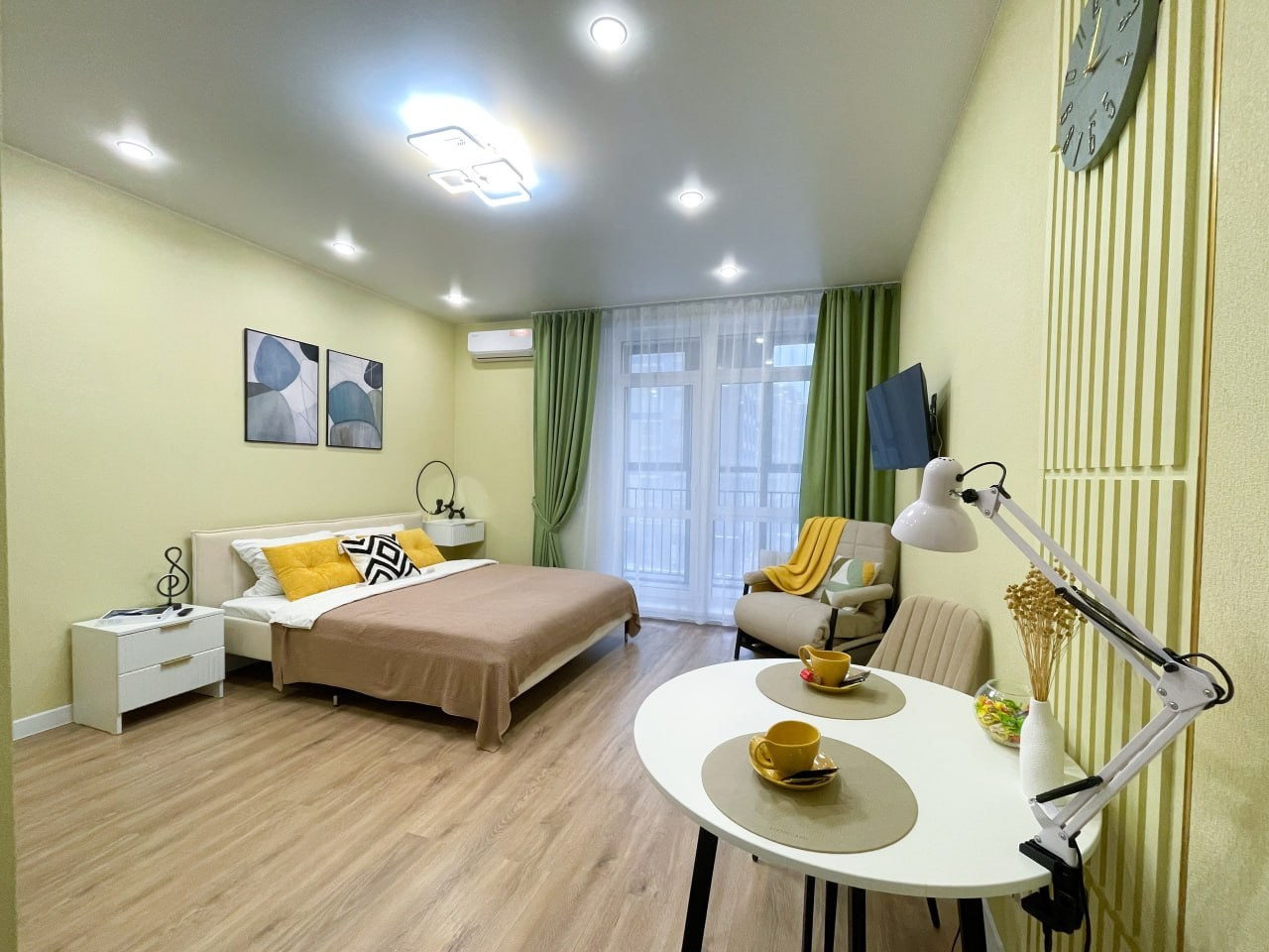 Студия «Солнце» Молодогвардейская 33. Хоумстейдж Пермь, Квартиры посуточно в Перми