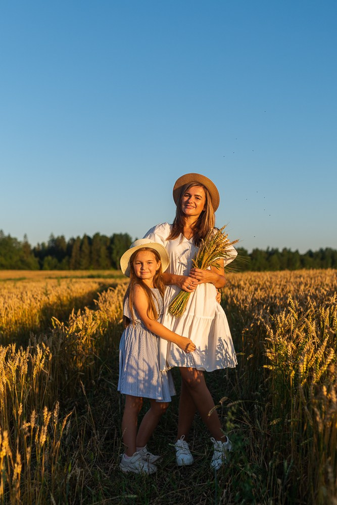 Поле, закат и&nbsp;наши улыбки