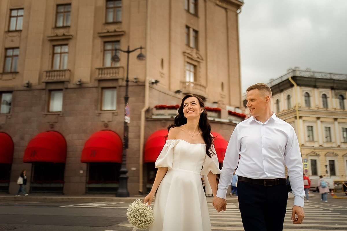 Утро невесты: почему это не разогрев перед свадьбой, а отдельная история в кадре. Свадебный фотограф — Санкт-Петербург (СПб) Питер