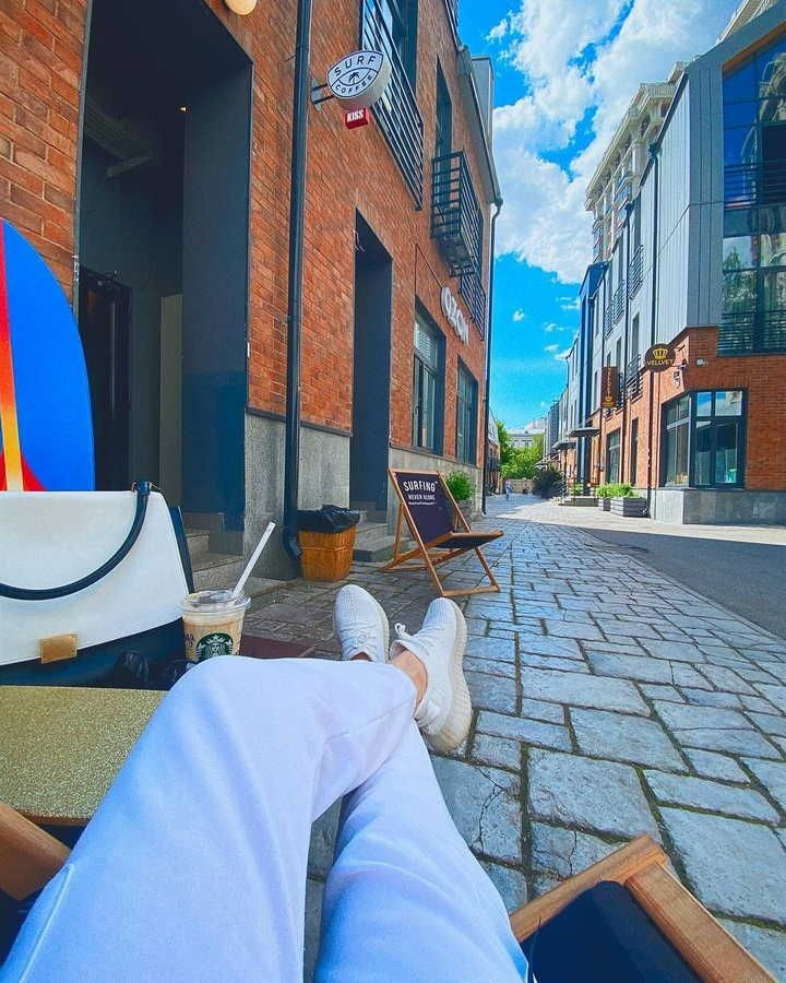 Фотосъемка у московского дома — фактурные стены и лестницы