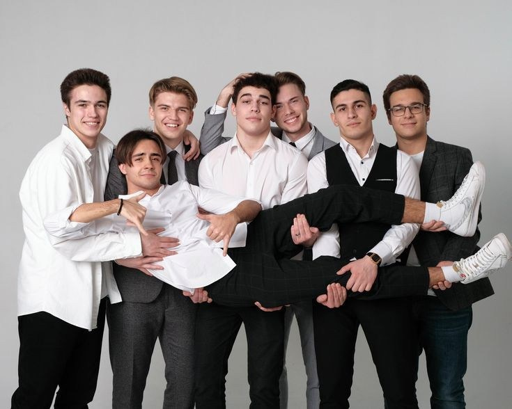 Группы больше 5 человек