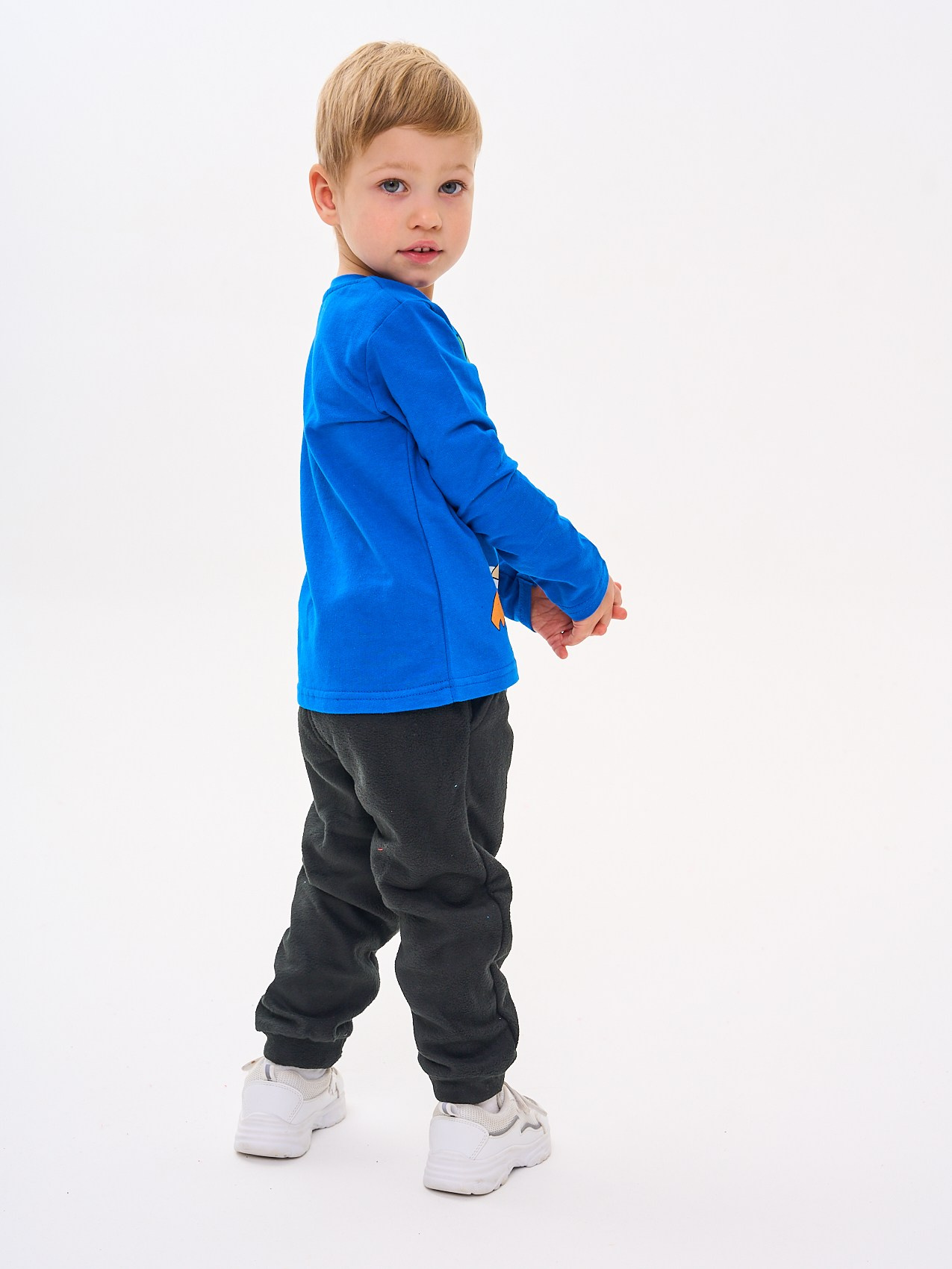 Модель ребенок мальчик для маркетплейсов — Андрей. ТМ Продакшн — Съемка для маркетплейсов в Москве