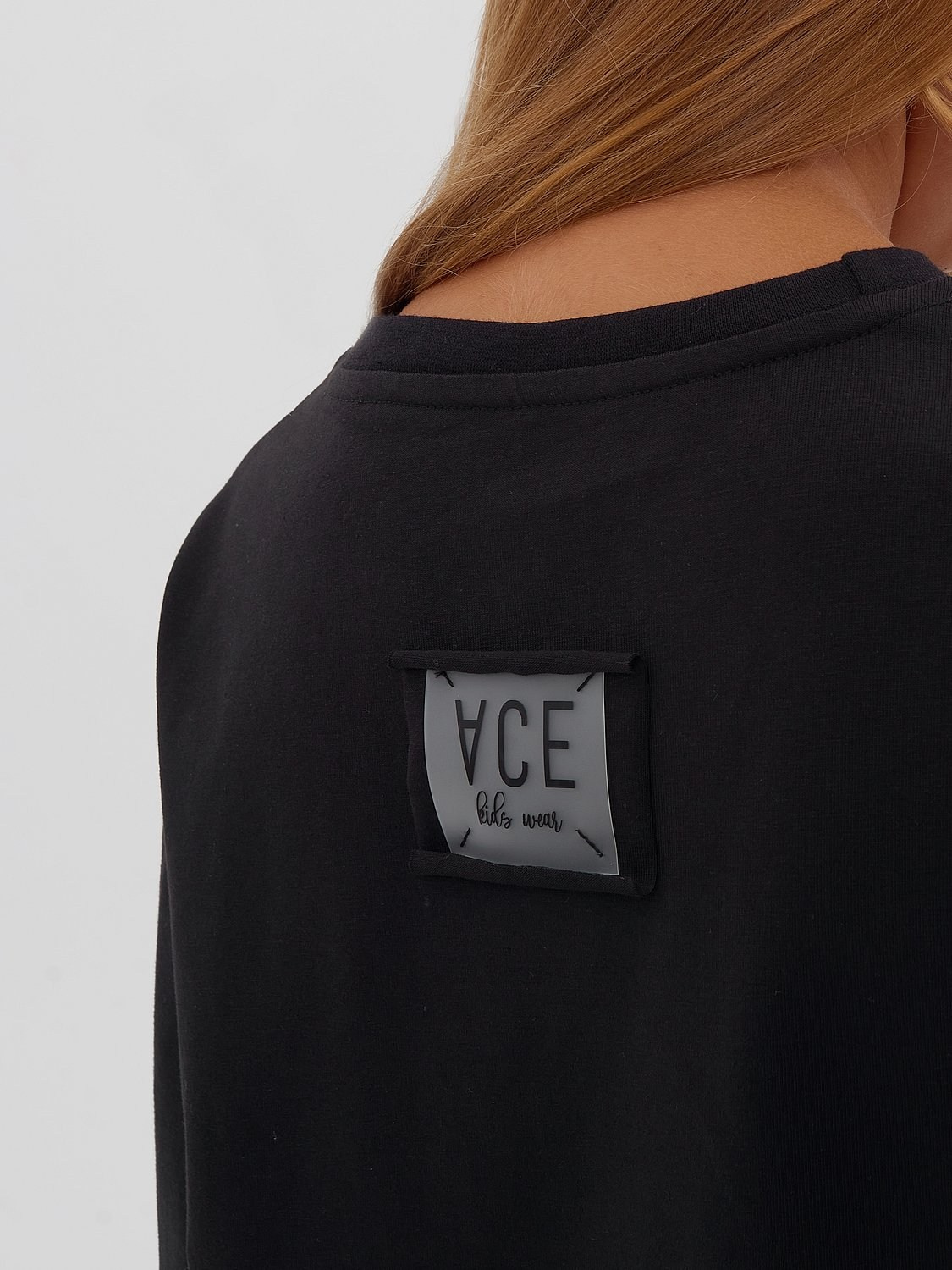 Детская одежда: лонгсливы и футболки. Портретный фотограф в Санкт-Петербурге