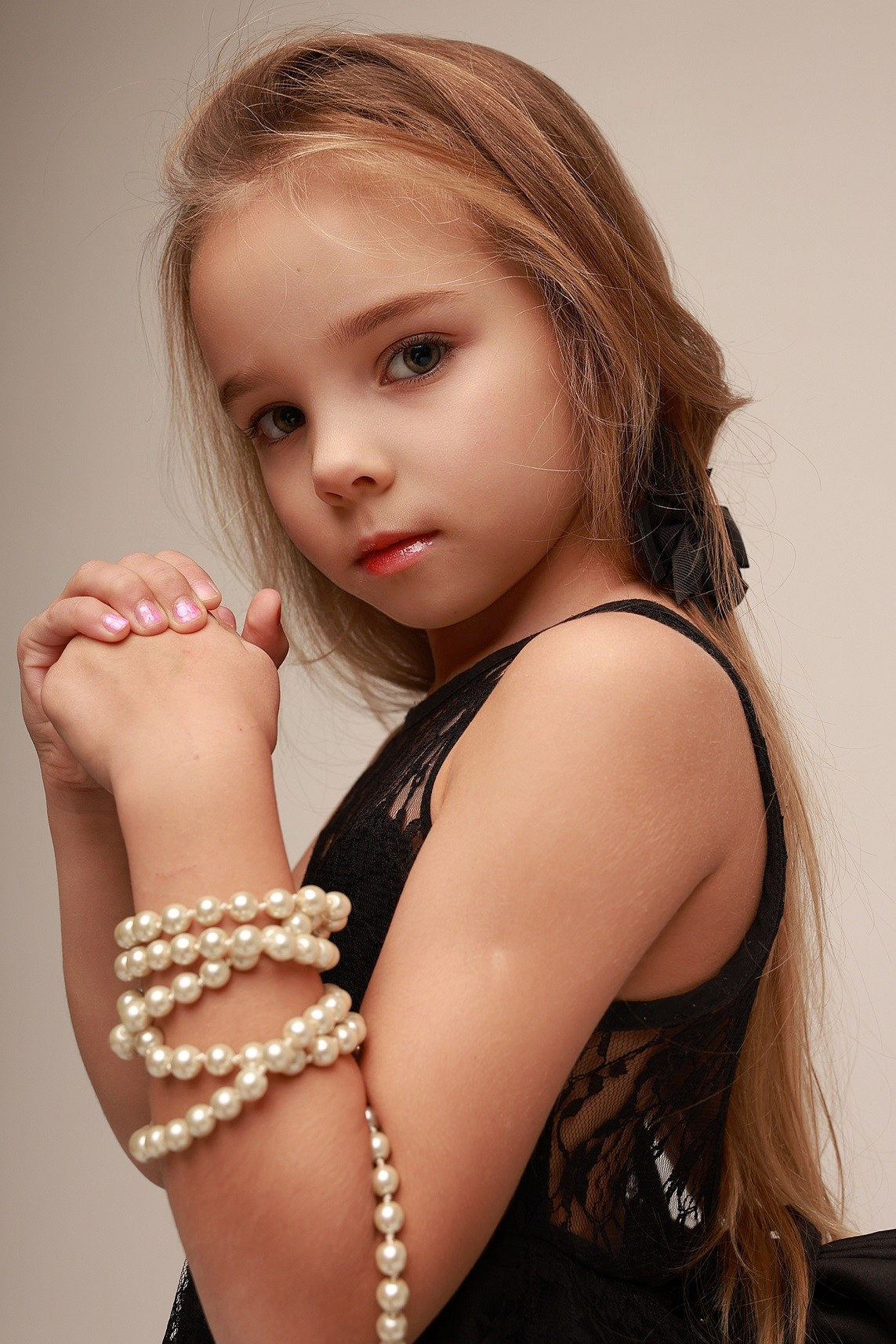 Соня Володина. Съёмка одежды для маркетплейсов и брендов Morozova Production