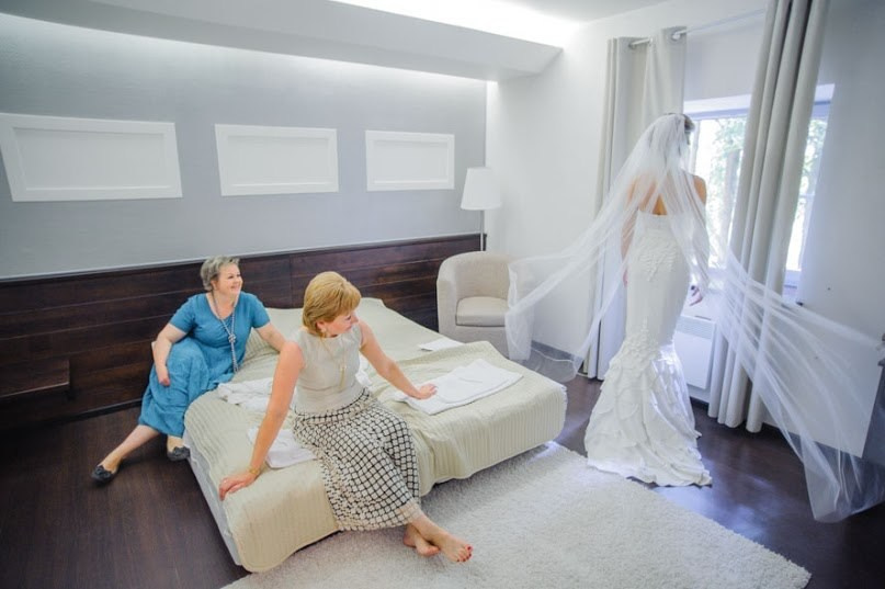 Примеры свадебных платьев. Модельер Евгений Бременев