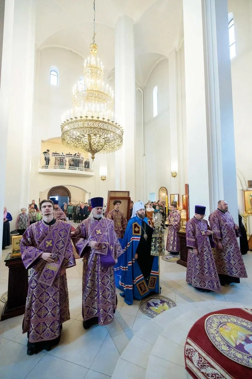 БЛАГОЧИННЫЙ СЕВЕРО-ЗАПАДНОГО ОКРУГА ПРИНЯЛ УЧАСТИЕ В АРХИЕРЕЙСКОМ БОГОСЛУЖЕНИМ В ХРАМЕ СВЯТИТЕЛЯ ТИХОНА ЗАДОНСКОГО. Саратовское Северо-Западное благочиние