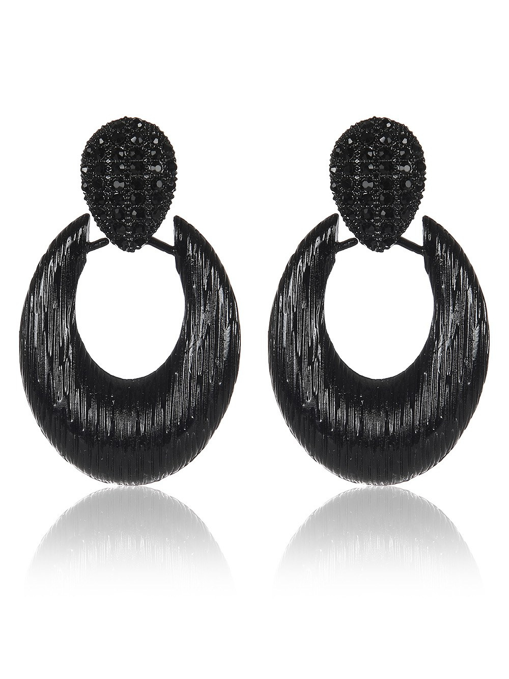 Предметная съёмка бижутерии для маркеплейсов. Съёмка украшений в Москве. Предметный фотограф Константин Агафонов — предметная съёмка и фотосъёмка в Москве