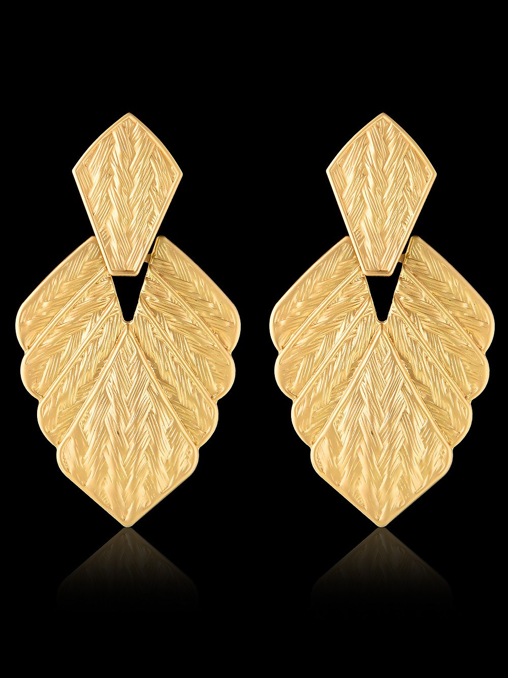 Предметная съёмка бижутерии для маркеплейсов. Съёмка украшений в Москве. Предметный фотограф Константин Агафонов — предметная съёмка и фотосъёмка в Москве