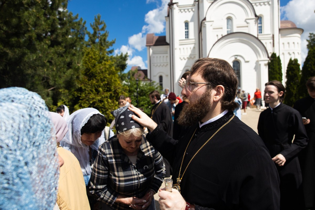 Архиерейское Богослужение в Неделю 4-ю по Пятидесятнице. Саратовское Северо-Западное благочиние