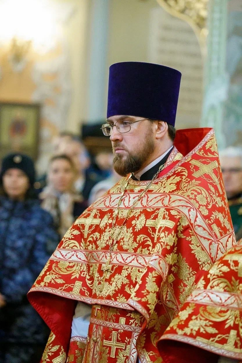 Благочинный Северо-Западного округа принял участие в Архиерейском Богослужении в соборе Покрова Пресвятой Богородицы. Саратовское Северо-Западное благочиние