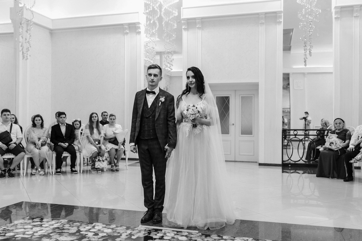 Свадебная фотосессия на Невском. Свадебный фотограф СПБ