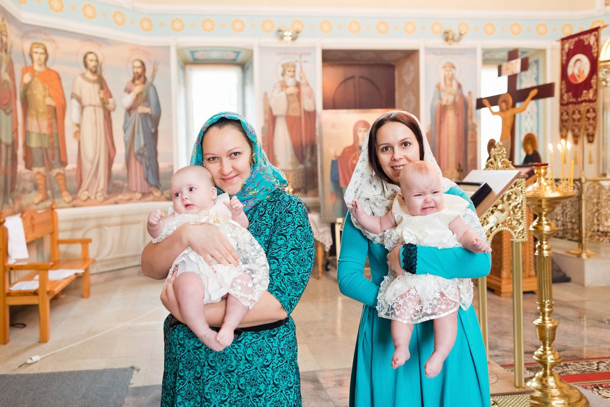 КРЕЩЕНИЕ ЕСЕНИИ И ВАСИЛИСЫ. Семейный фотограф новорождённых в Серпухове Юлия Новикова +79637785957