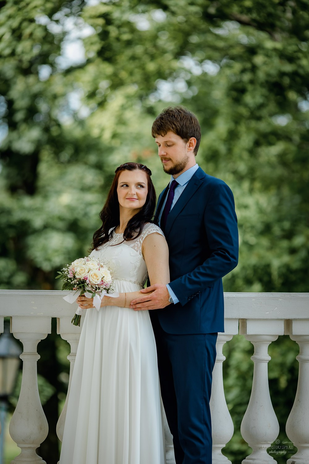 Свадебная фотосессия на улице. Свадебный фотограф в Санкт-Петербурге Антон Владимиров