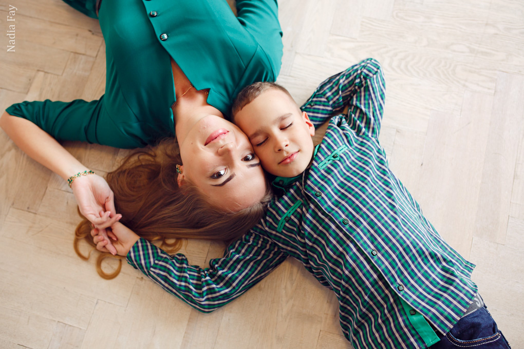 Леночка с сыночком и племяшкой. Nadia Fay