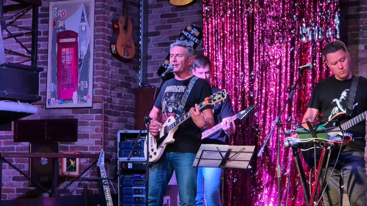 LifePub 31.07.2024. Московская кавер-группа BankBand