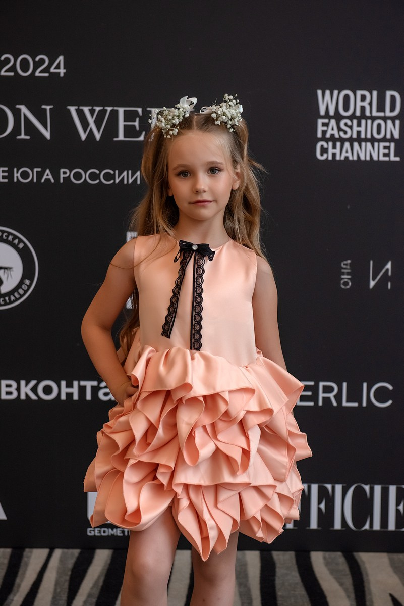 SochiFashionWeek2024 дизайнер Анохина. Семейный и коммерческий фотограф в Сочи Александр Бодунов