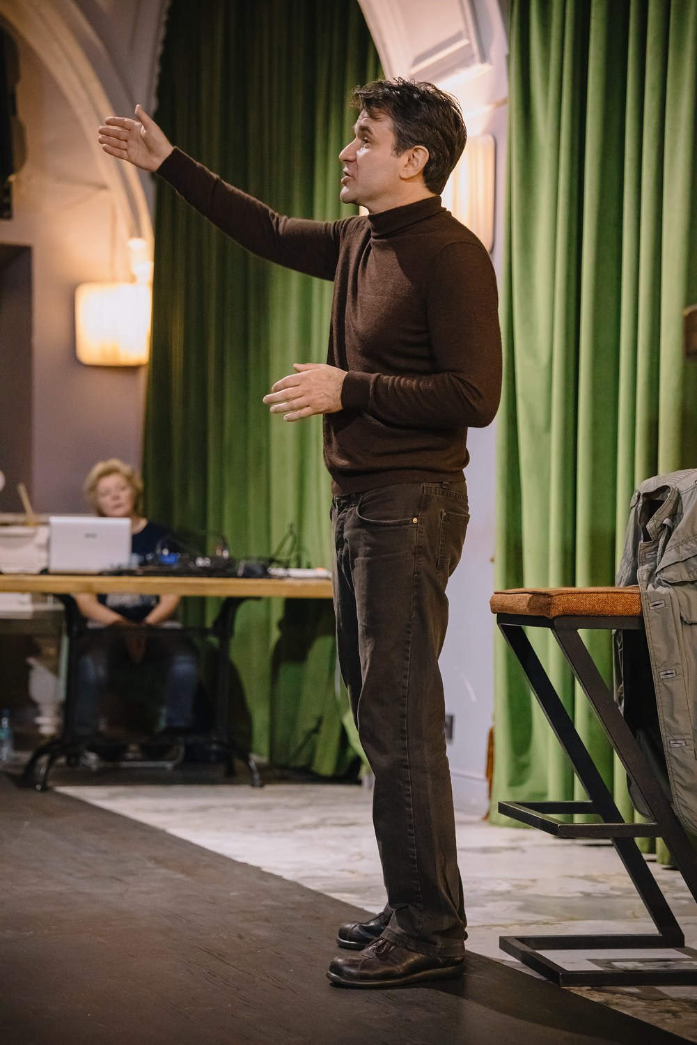 «Истории из чемодана | Довлатов», Леонид Таранов. Фотограф Михаил Ряховский