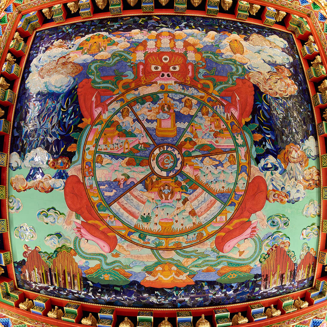 внутри вселенского храма в Казани